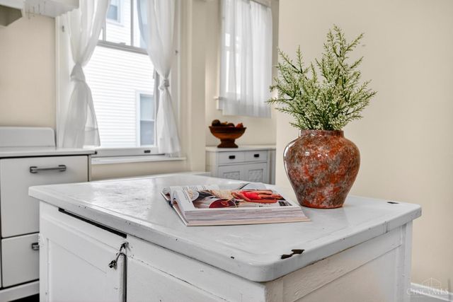 2872 Madison Road, Cincinnati, OH 45209