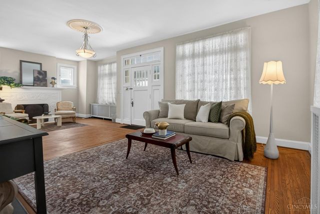 2872 Madison Road, Cincinnati, OH 45209