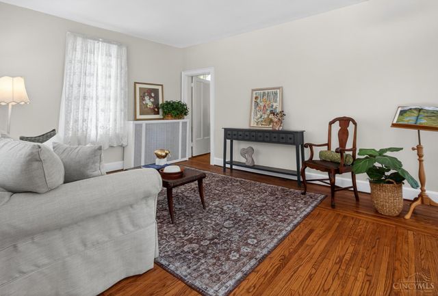 2872 Madison Road, Cincinnati, OH 45209