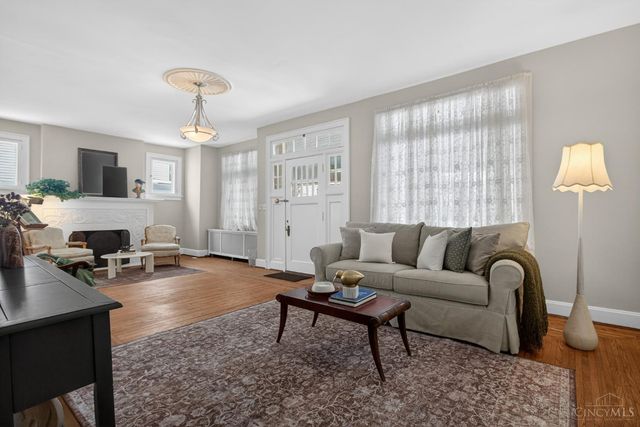 2872 Madison Road, Cincinnati, OH 45209