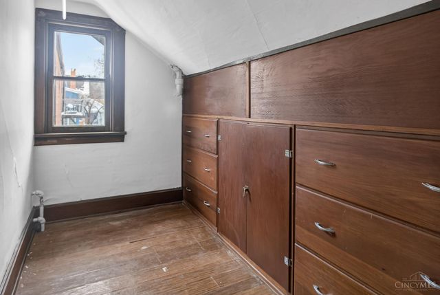 2872 Madison Road, Cincinnati, OH 45209