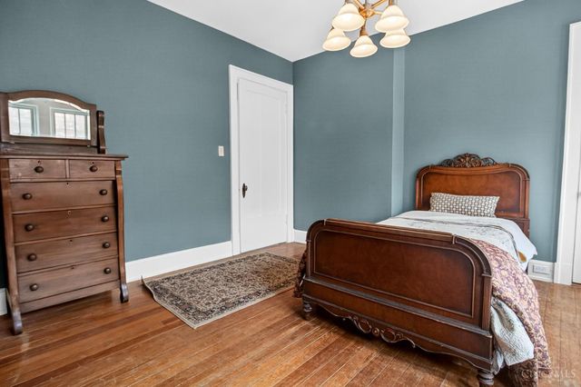 2872 Madison Road, Cincinnati, OH 45209