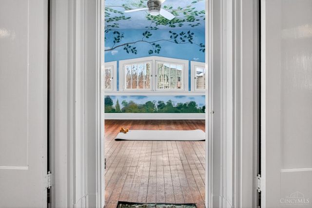 2872 Madison Road, Cincinnati, OH 45209