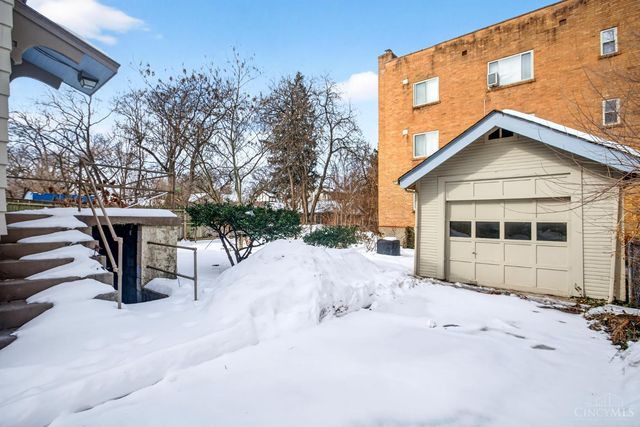 2872 Madison Road, Cincinnati, OH 45209