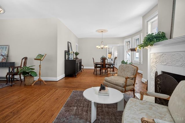 2872 Madison Road, Cincinnati, OH 45209