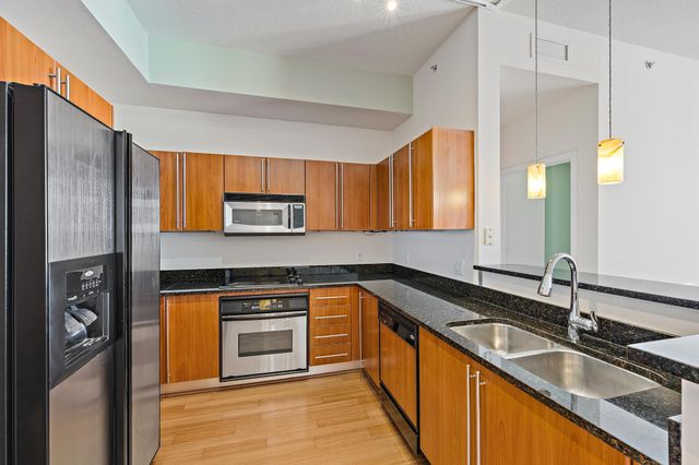 1551 N Flagler Drive Ph L7, West Palm Beach, FL 33401