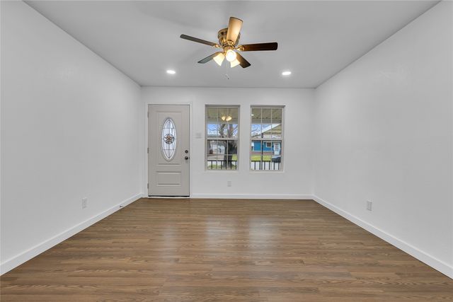 208 Kay Lane, Saginaw, TX 76179