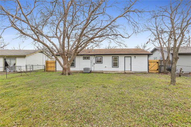208 Kay Lane, Saginaw, TX 76179