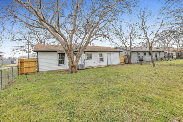 208 Kay Lane, Saginaw, TX 76179