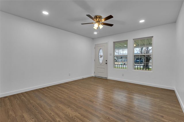 208 Kay Lane, Saginaw, TX 76179