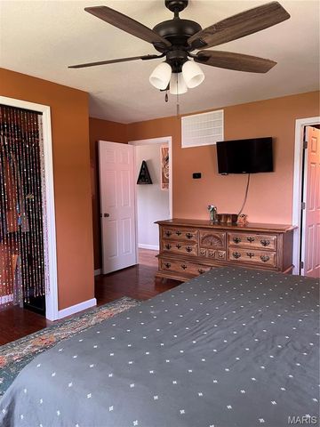 1102 N Washington Street, Farmington, MO 63640