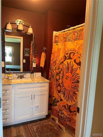 1102 N Washington Street, Farmington, MO 63640