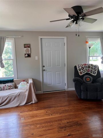 1102 N Washington Street, Farmington, MO 63640