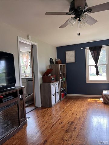 1102 N Washington Street, Farmington, MO 63640