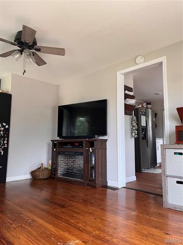 1102 N Washington Street, Farmington, MO 63640