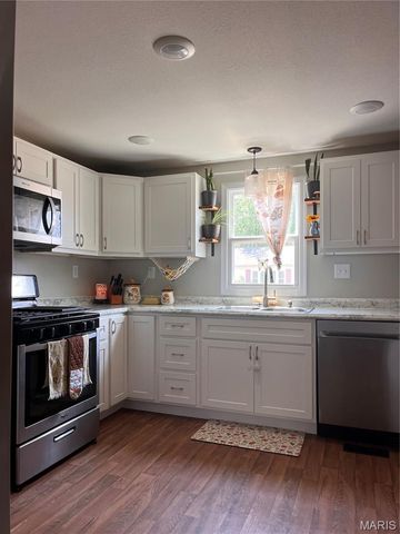 1102 N Washington Street, Farmington, MO 63640
