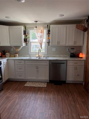 1102 N Washington Street, Farmington, MO 63640
