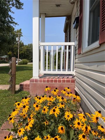 1102 N Washington Street, Farmington, MO 63640