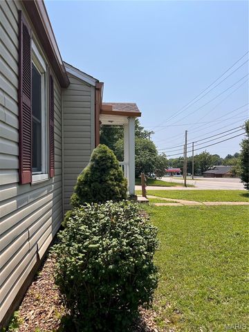1102 N Washington Street, Farmington, MO 63640