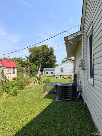 1102 N Washington Street, Farmington, MO 63640