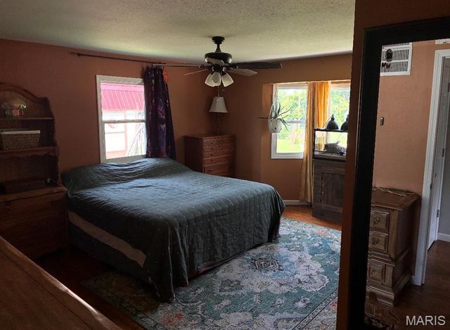 1102 N Washington Street, Farmington, MO 63640