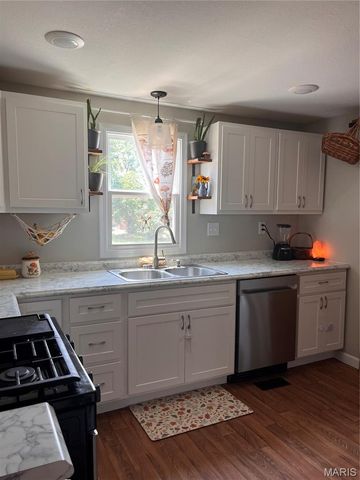 1102 N Washington Street, Farmington, MO 63640