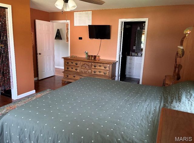 1102 N Washington Street, Farmington, MO 63640