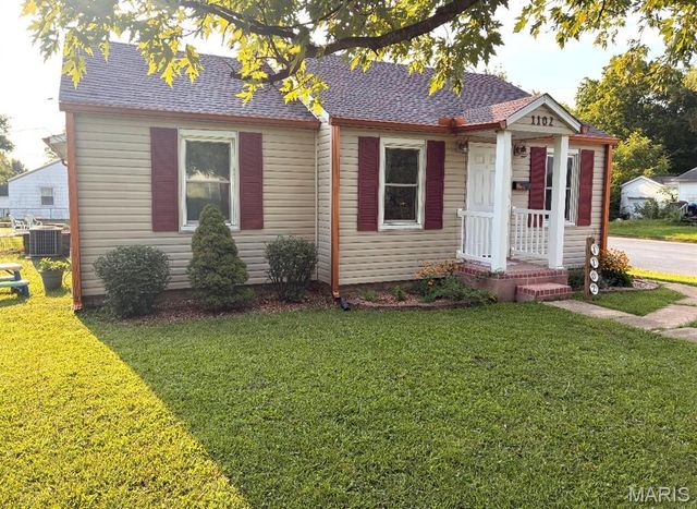 1102 N Washington Street, Farmington, MO 63640