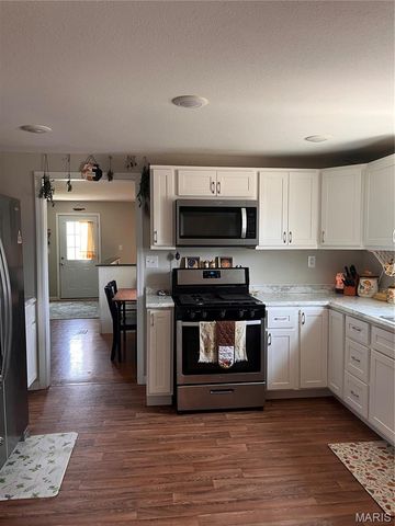 1102 N Washington Street, Farmington, MO 63640