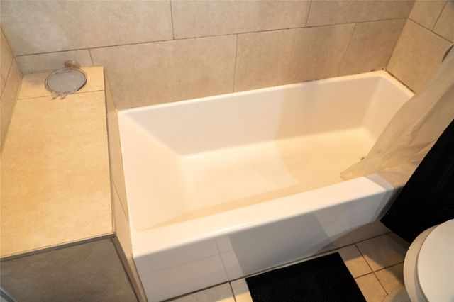 2710 NW 5 Street, Pompano Beach, FL 33069