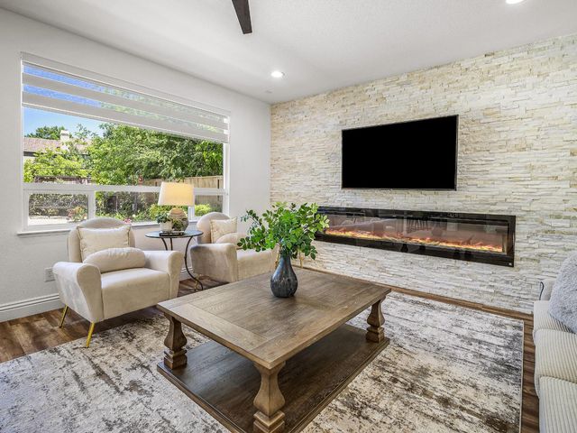 207 Tarquina Ct, El Dorado Hills, CA 95762