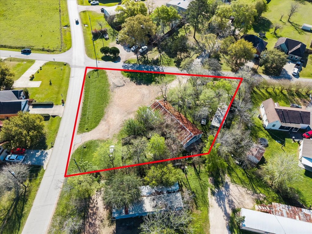 805 Frydek Road, Sealy, TX 77474