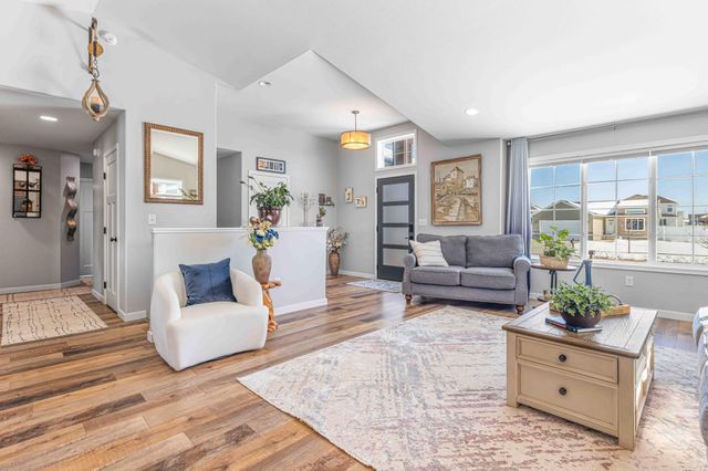 3825 16th Street S, Moorhead, MN 56560