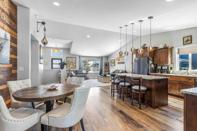 3825 16th Street S, Moorhead, MN 56560