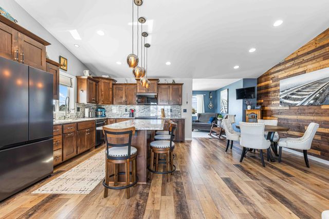 3825 16th Street S, Moorhead, MN 56560