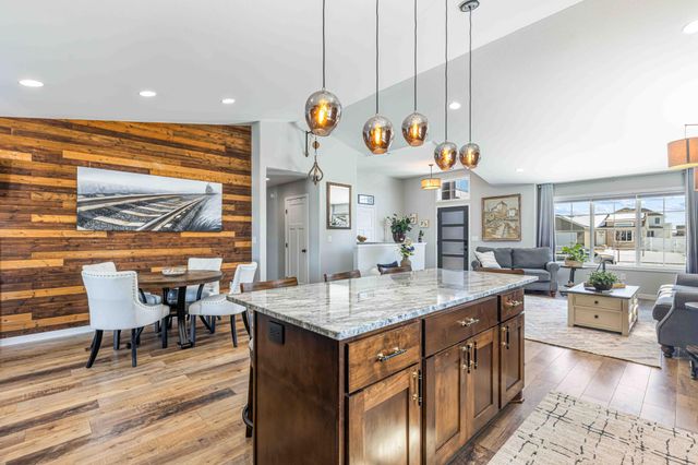 3825 16th Street S, Moorhead, MN 56560