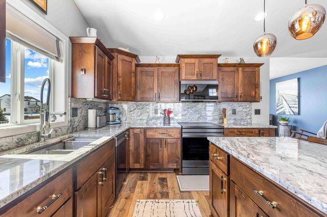 3825 16th Street S, Moorhead, MN 56560