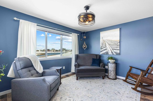 3825 16th Street S, Moorhead, MN 56560