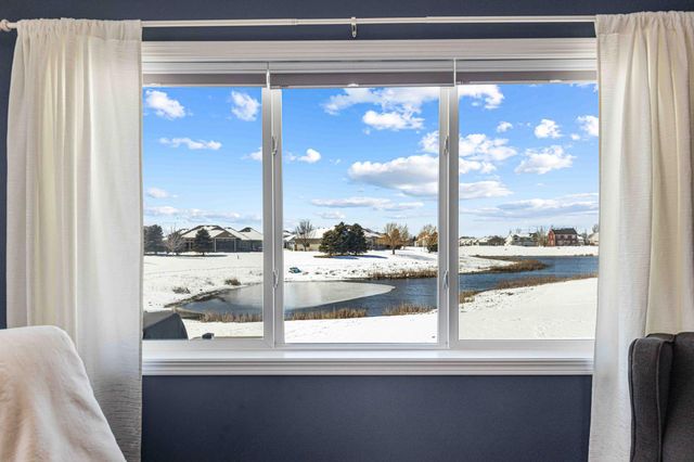 3825 16th Street S, Moorhead, MN 56560