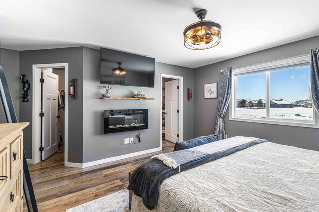 3825 16th Street S, Moorhead, MN 56560