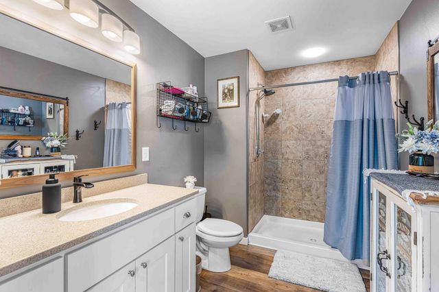 3825 16th Street S, Moorhead, MN 56560