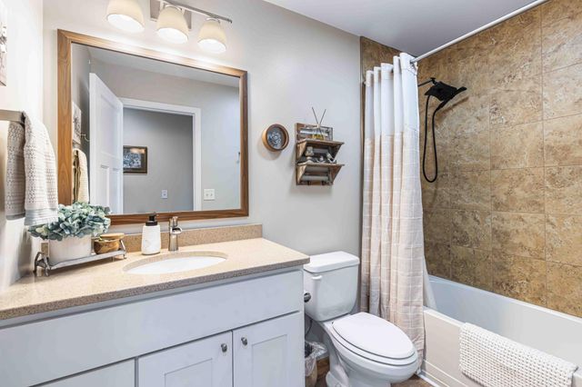 3825 16th Street S, Moorhead, MN 56560