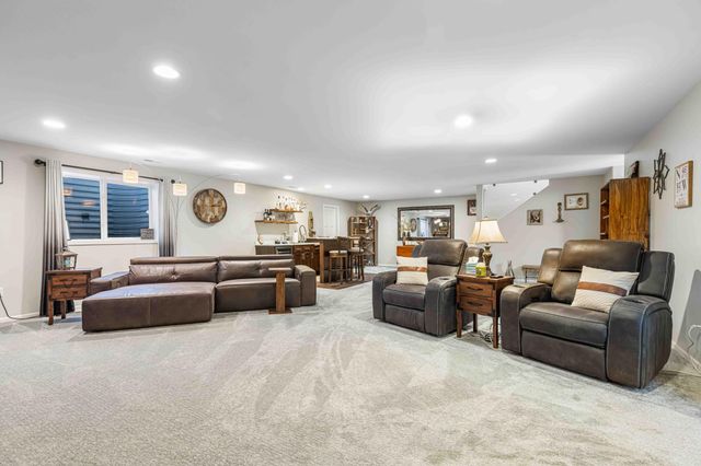 3825 16th Street S, Moorhead, MN 56560