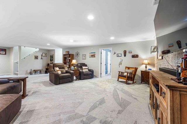 3825 16th Street S, Moorhead, MN 56560