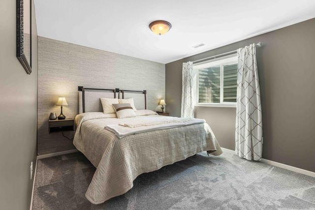 3825 16th Street S, Moorhead, MN 56560