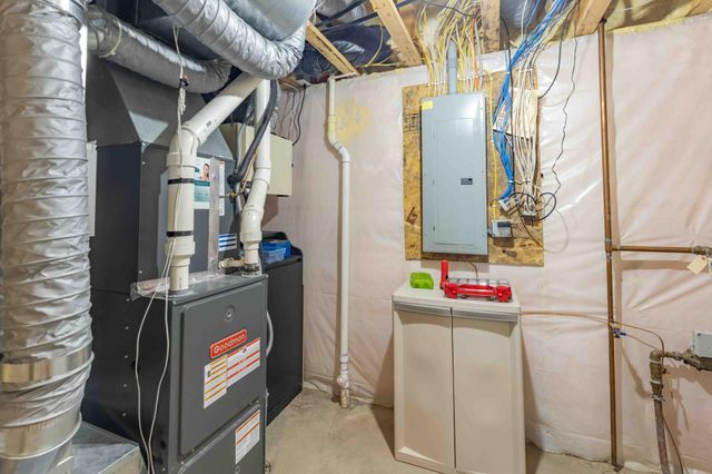 3825 16th Street S, Moorhead, MN 56560