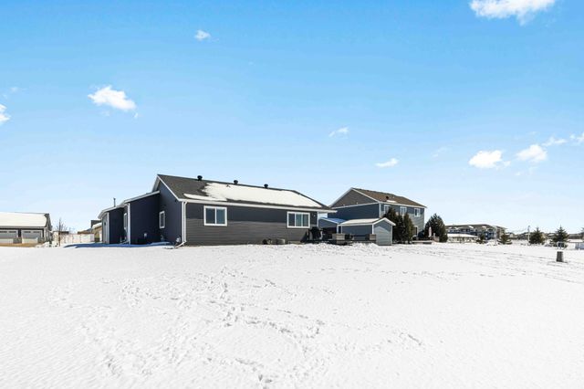 3825 16th Street S, Moorhead, MN 56560
