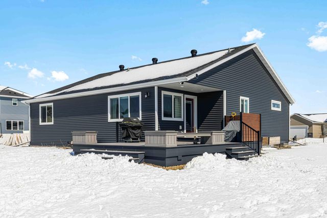 3825 16th Street S, Moorhead, MN 56560