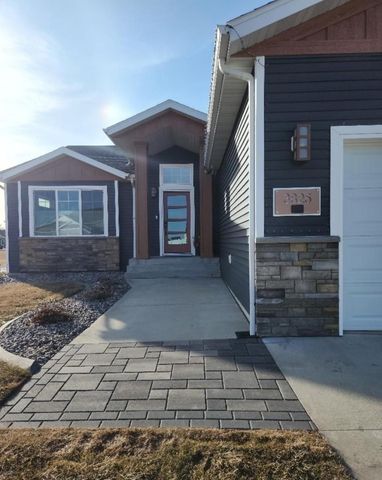 3825 16th Street S, Moorhead, MN 56560