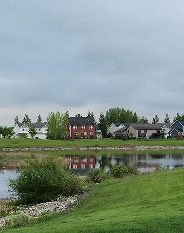 3825 16th Street S, Moorhead, MN 56560